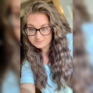 Meet your Posher, Hannah
